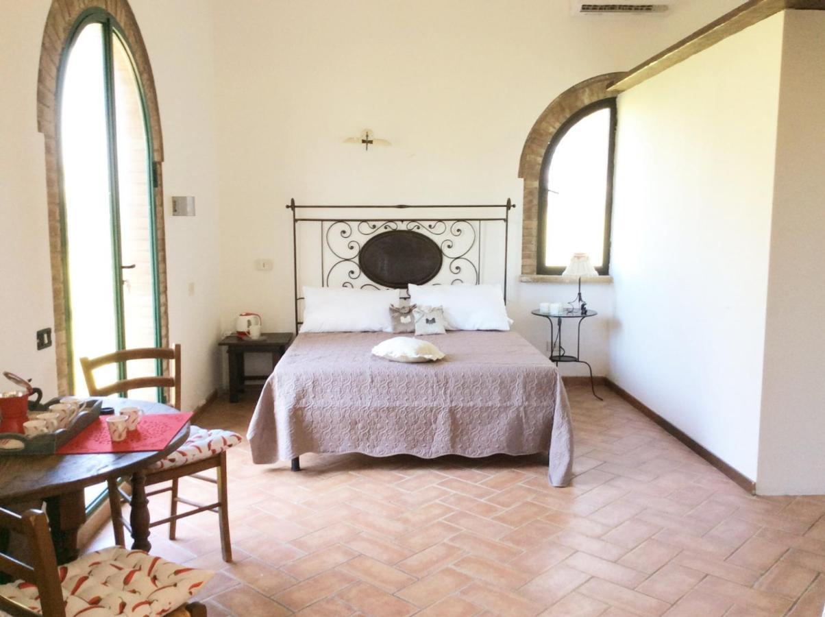 Relais Casale Il Poggetto - Olivo 2 By Zoom In Earth Appartement Cecina  Buitenkant foto